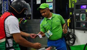 Oil prices volatile as Trump talks up Iran negotiations