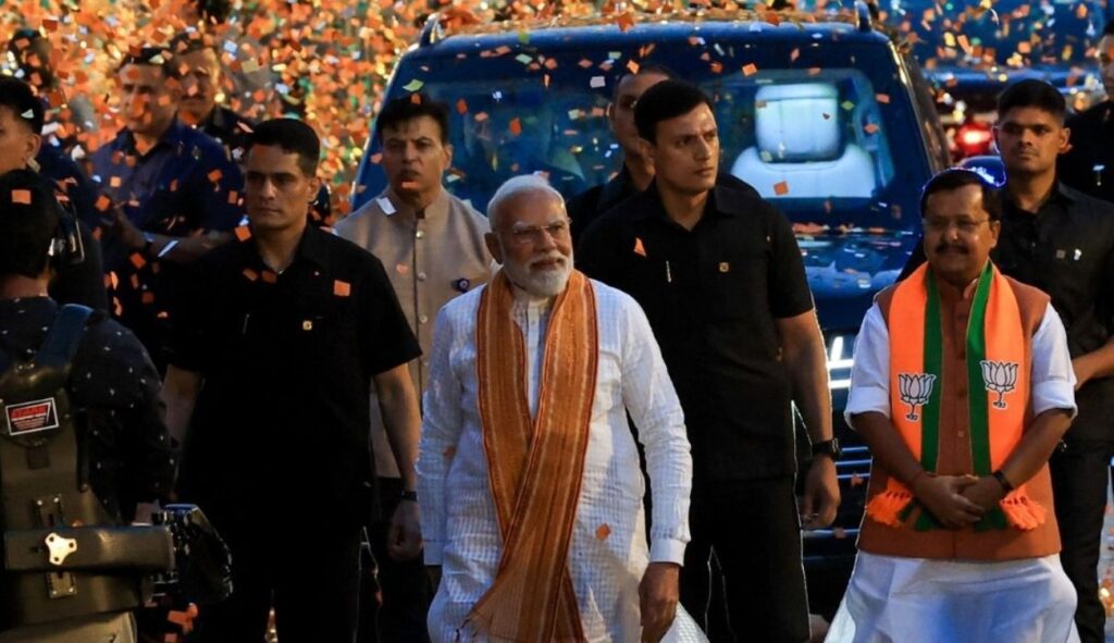 Bengal today is free from fear, has seen poriborton, says PM Modi