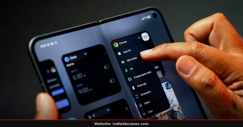 Apple Replaces Defective Foldable iPhones
