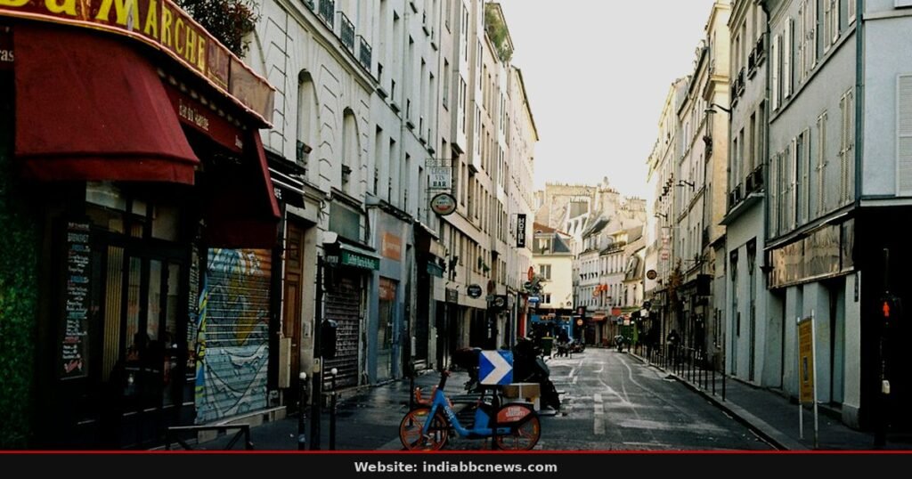 French Students Reaffirm Protests Despite Macron Summit