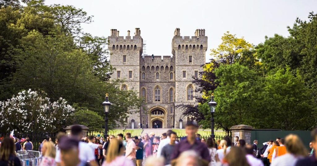 Oman Sultan Praises Hormuz Peace at Windsor Banquet