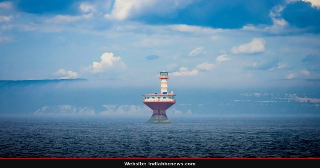 Rosebank Oil Rig Amidst Political Uncertainty